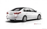 2015 Renault Latitude 2.0 dCi 175 BG BVA Executive galeri küçük görseli 4