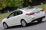 2015 Renault Latitude 2.0 dCi 175 BG BVA Executive galeri küçük görseli 9