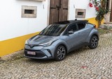 2020 Toyota C-HR 1.8 Hybrid 122 PS e-CVT Passion (4x2) galeri küçük görseli 11